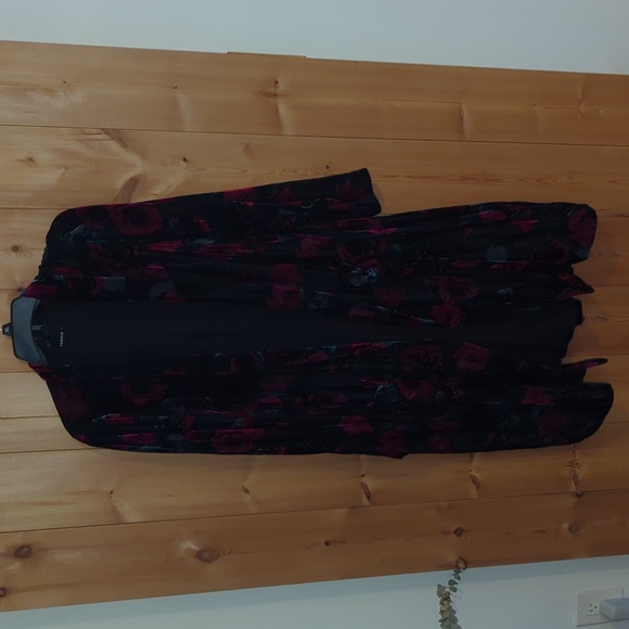 Torrid Women’s Floral Velvet Lined Long Coat - Picture 3 of 12